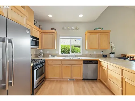 4660 Ne Union Loop Lincoln City OR 97367