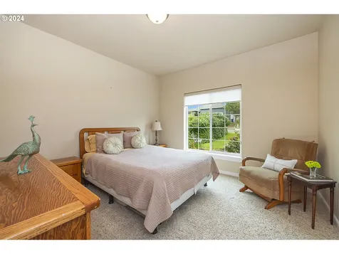 4660 Ne Union Loop Lincoln City OR 97367