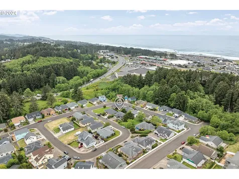 4660 Ne Union Loop Lincoln City OR 97367