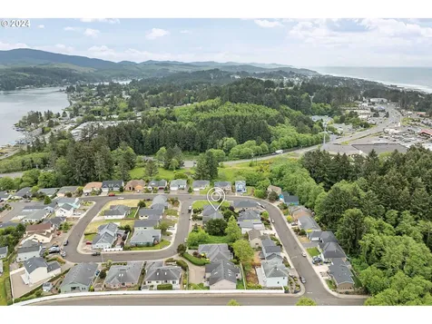 4660 Ne Union Loop Lincoln City OR 97367