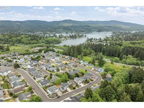 4660 Ne Union Loop Lincoln City OR 97367