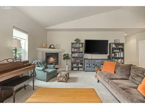 4660 Ne Union Loop Lincoln City OR 97367