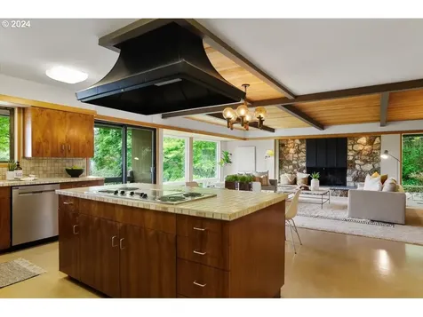 4027 Sw Downs View Court Portland OR 97221