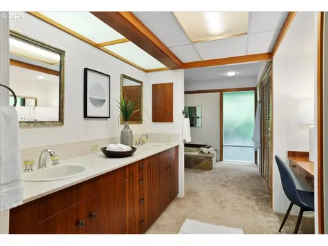4027 Sw Downs View Court Portland OR 97221