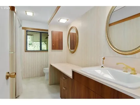 4027 Sw Downs View Court Portland OR 97221