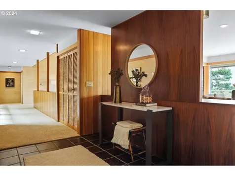 4027 Sw Downs View Court Portland OR 97221