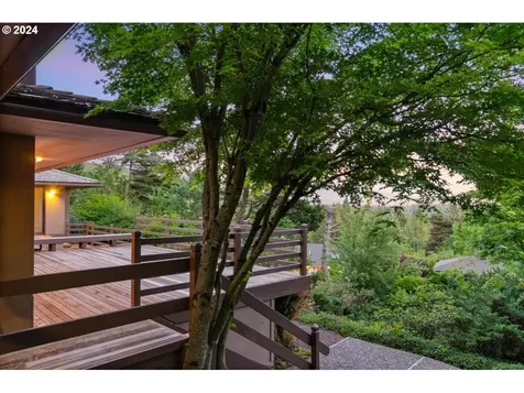 4027 Sw Downs View Court Portland OR 97221