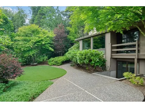 4027 Sw Downs View Court Portland OR 97221