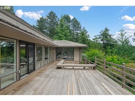4027 Sw Downs View Court Portland OR 97221