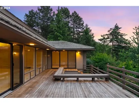 4027 Sw Downs View Court Portland OR 97221