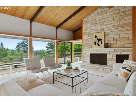 4027 Sw Downs View Court Portland OR 97221