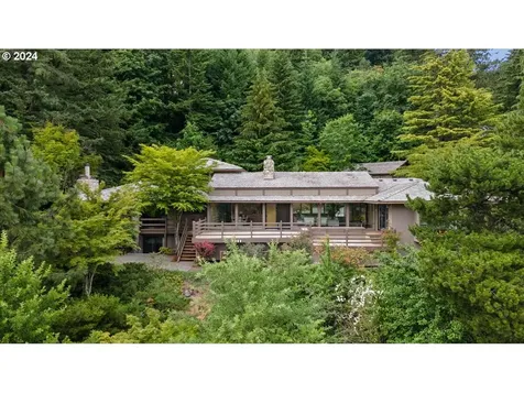 4027 Sw Downs View Court Portland OR 97221