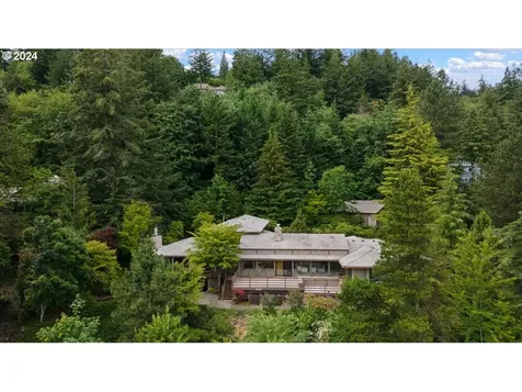 4027 Sw Downs View Court Portland OR 97221