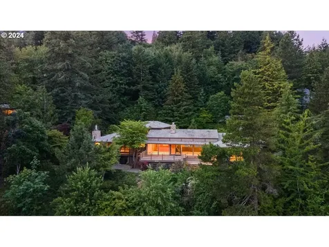 4027 Sw Downs View Court Portland OR 97221