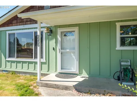 2255 34th Avenue Longview WA 98632