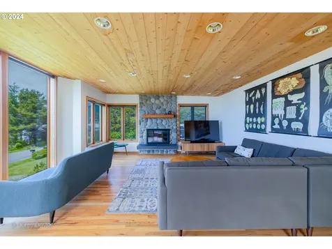 37635 Treasure Hunters Lane Nehalem OR 97131