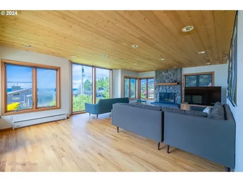 37635 Treasure Hunters Lane Nehalem OR 97131
