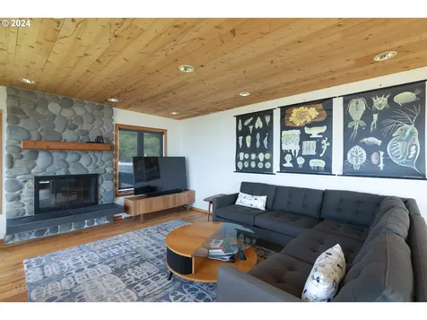 37635 Treasure Hunters Lane Nehalem OR 97131