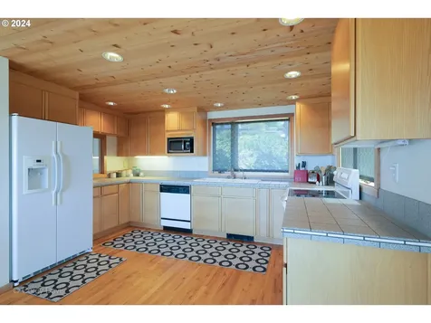 37635 Treasure Hunters Lane Nehalem OR 97131