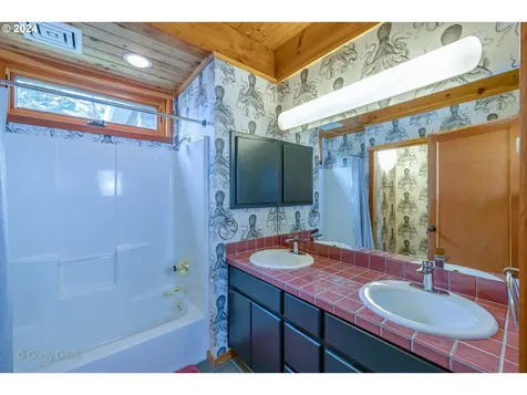 37635 Treasure Hunters Lane Nehalem OR 97131