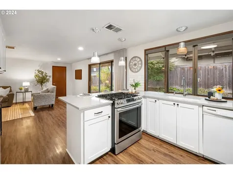 12065 SW Morning Hill Drive Portland OR 97223