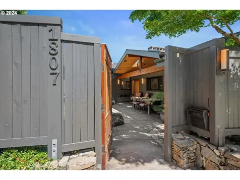 1807 Sw Clifton Street Portland OR 97201