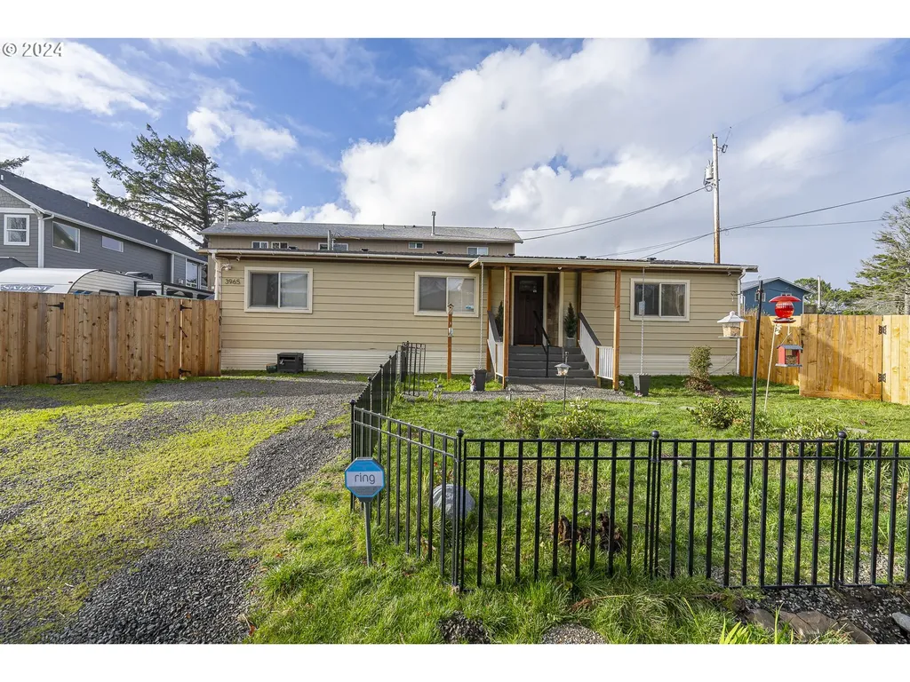 3965 Evergreen Avenue Depoe Bay OR 97341