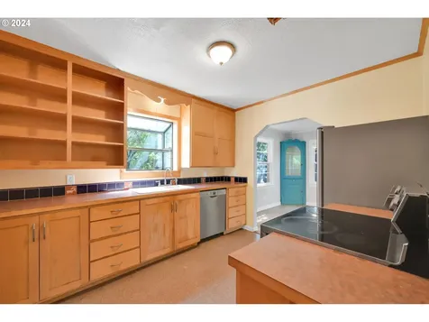 2705 Adams Street Eugene OR 97405