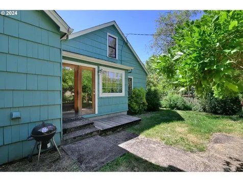2705 Adams Street Eugene OR 97405