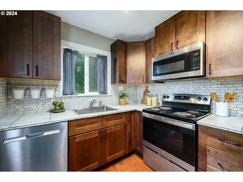 619 NW 10th Street Mcminnville OR 97128