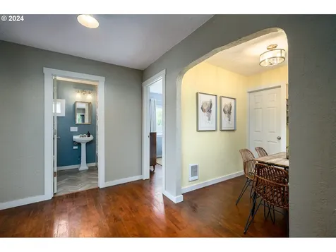 619 NW 10th Street Mcminnville OR 97128