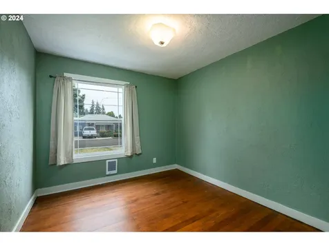 619 NW 10th Street Mcminnville OR 97128