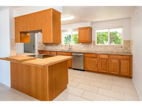 2133 Jeppesen Acres Road Eugene OR 97401