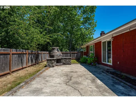 2133 Jeppesen Acres Road Eugene OR 97401