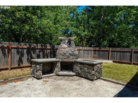 2133 Jeppesen Acres Road Eugene OR 97401