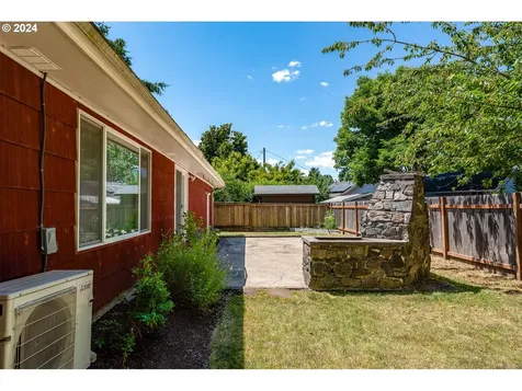 2133 Jeppesen Acres Road Eugene OR 97401
