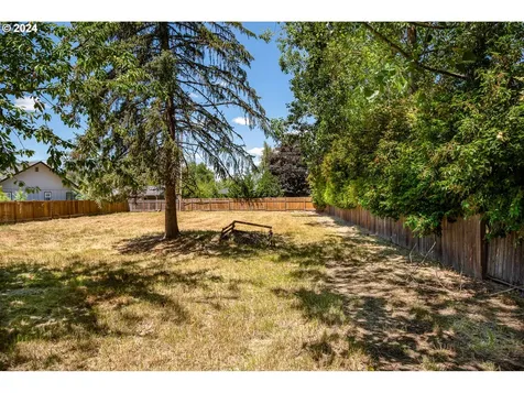2133 Jeppesen Acres Road Eugene OR 97401
