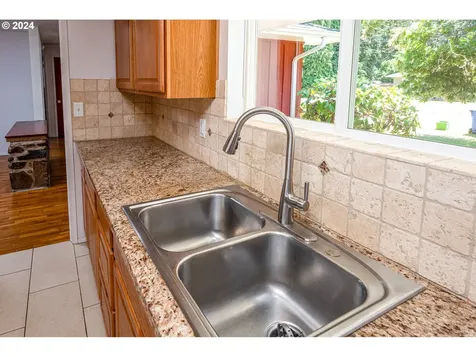 2133 Jeppesen Acres Road Eugene OR 97401