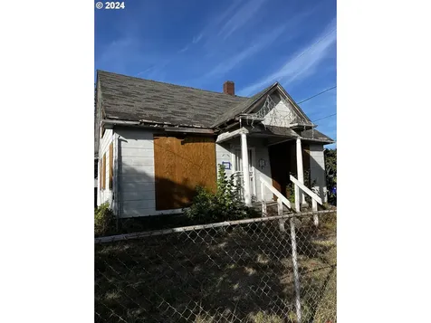 6635 SE Flavel Street Portland OR 97206