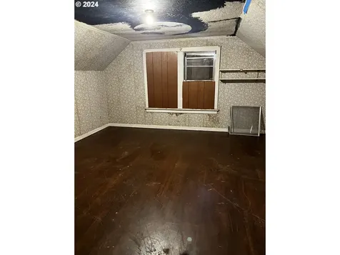 6635 SE Flavel Street Portland OR 97206
