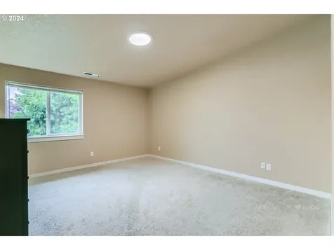 2708 Se 48th Place Hillsboro OR 97123