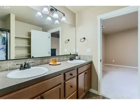 2708 Se 48th Place Hillsboro OR 97123