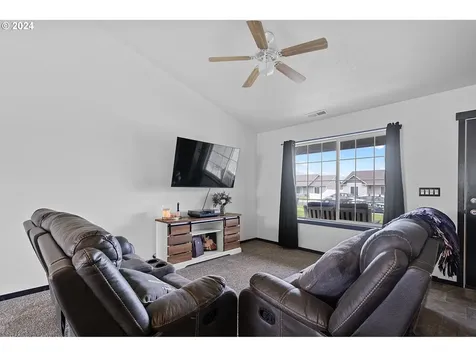 398 Riley Avenue Umatilla OR 97882