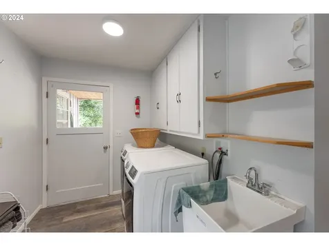 276 Wolf Valley Drive Umpqua OR 97486