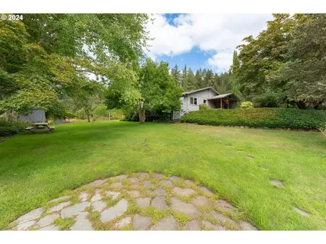 276 Wolf Valley Drive Umpqua OR 97486