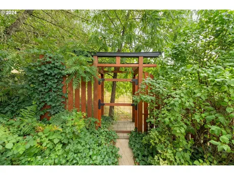 276 Wolf Valley Drive Umpqua OR 97486