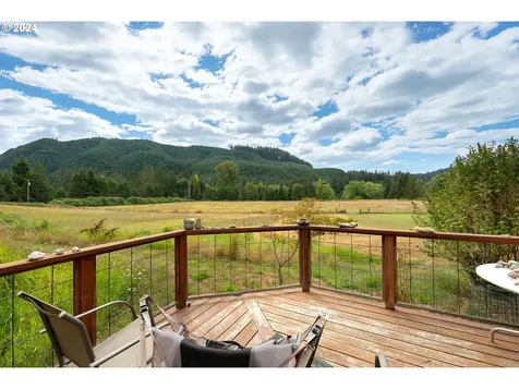 276 Wolf Valley Drive Umpqua OR 97486