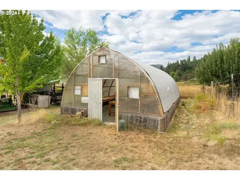 276 Wolf Valley Drive Umpqua OR 97486