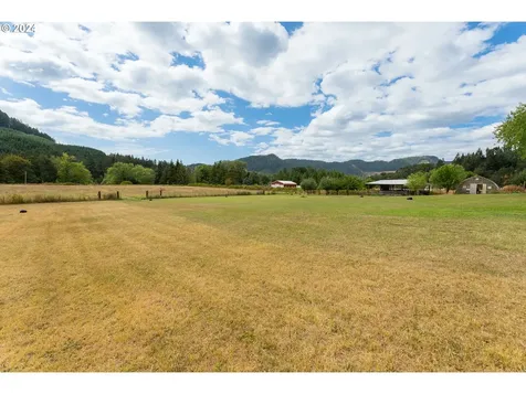 276 Wolf Valley Drive Umpqua OR 97486