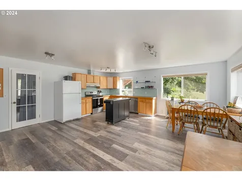 276 Wolf Valley Drive Umpqua OR 97486
